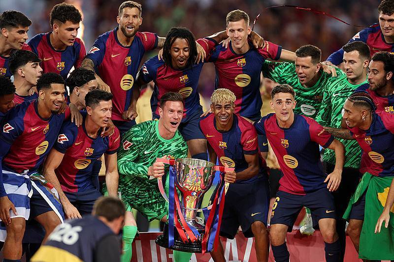 戈麦斯：儿子喜欢皮尔洛，我说光脚法好没用也要学习加图索（戈麦斯：儿子崇拜皮尔洛，但我提醒他光有脚法不够，还要向加图索学习）