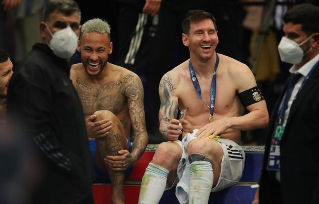 篮球盛宴已就位！主场门票火热在售（篮球盛典燃情开战，主场门票火爆抢购中）