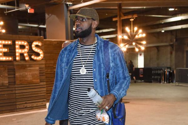 波媒：什琴斯尼在加盟巴萨前考虑参加波兰第七级别联赛（波媒称：什琴斯尼赴巴萨前曾考虑去踢波兰第七级联赛）