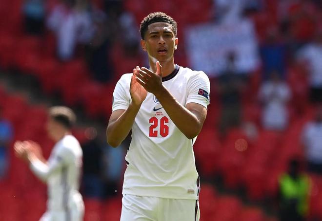 阿莱格里：明天看看普利西奇能否出战，米兰必须重返欧冠（阿莱格里：普利西奇出战待定，米兰目标重返欧冠）