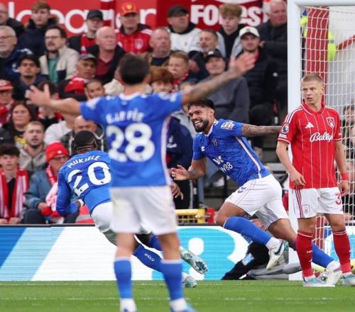 齐沃：要振作和学习，足球和生活总会有转机；伤员周日难复出（齐沃：振作学习，足球与人生终会迎来转机；伤员周日恐难复出）