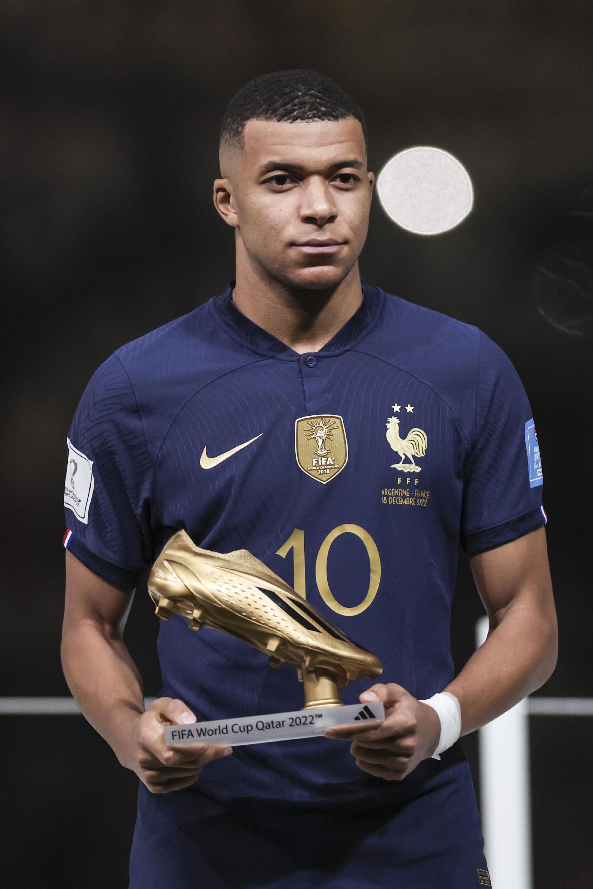 意杯前瞻：国米战威尼斯开启杯赛，密集赛程下蓝黑军战意成疑（意杯前瞻：国米对阵威尼斯打响征途，密集赛程下蓝黑战意存疑）