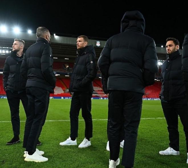 西甲第18轮开球时间：巴萨客战西班牙人1月4日凌晨4：00开打（西甲第18轮：巴萨客场对西班牙人，1月4日凌晨4：00开球）