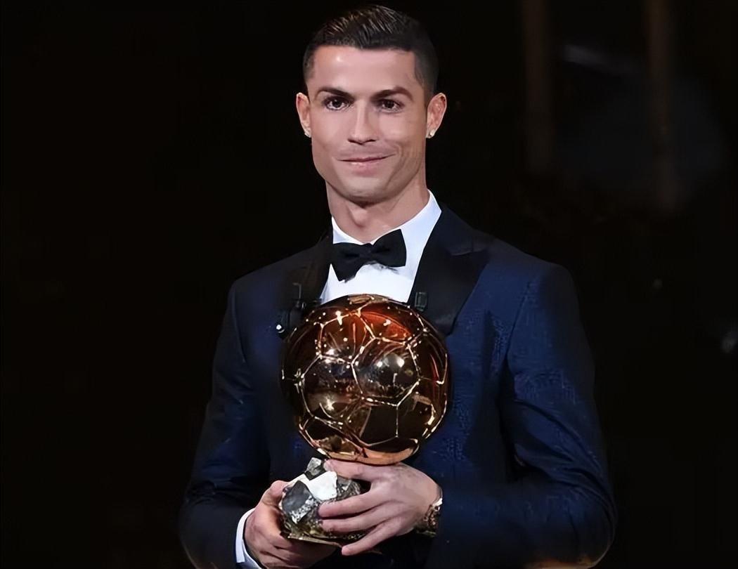 镜报：买安德森要1亿-1.2亿镑，曼联可能通过出售5人筹集资金（镜报：安德森标价1亿至1.2亿镑，曼联或出售5人筹资）